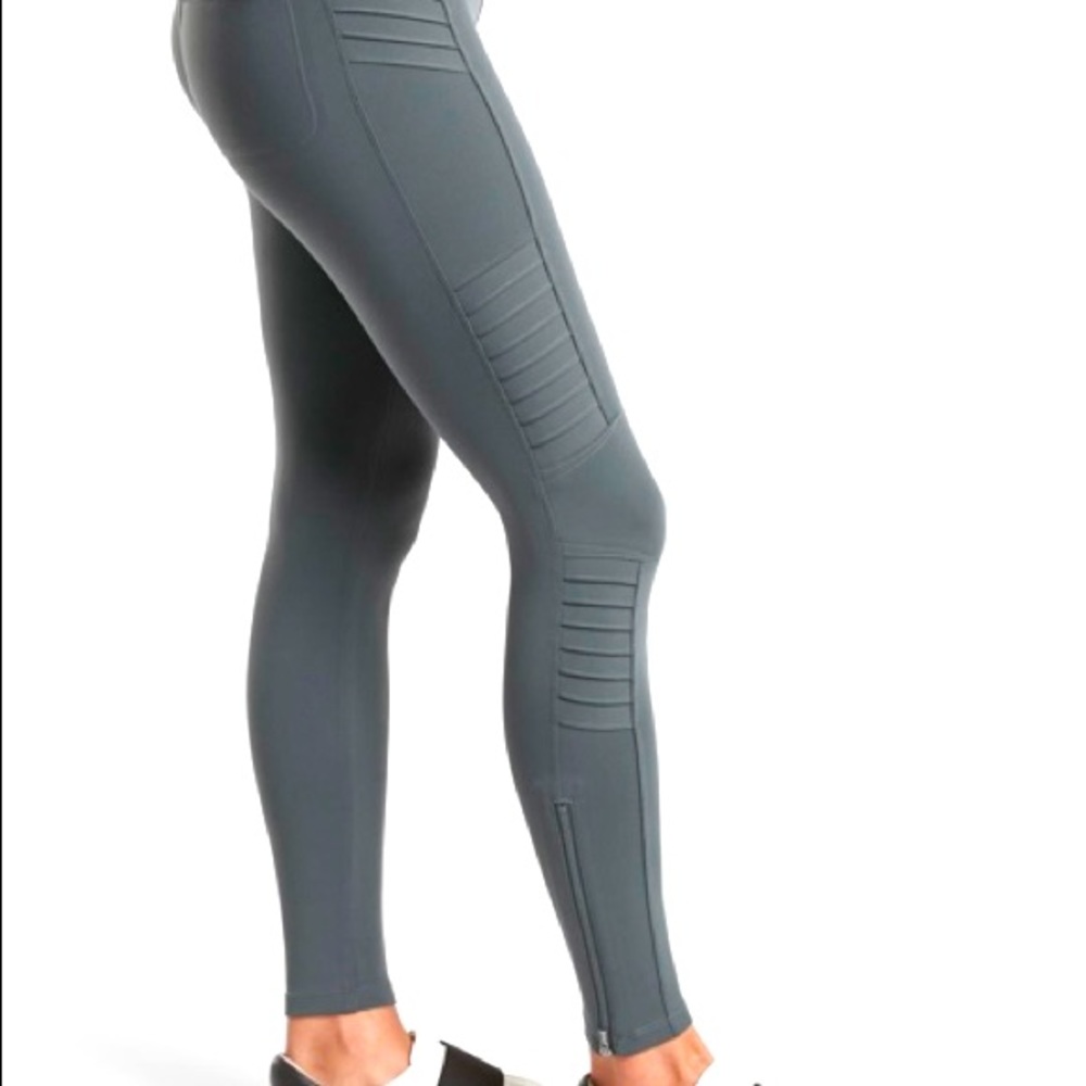 ATHLETA Delancey Moto Tight in Anthracite Gray - Size Small